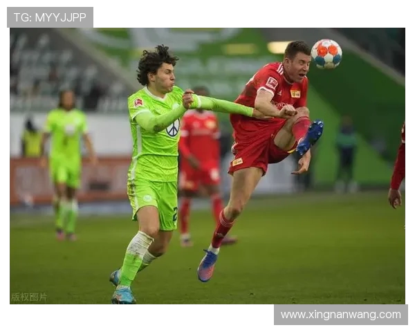 厄勒布与埃尔夫的精彩对决揭示足球战术与团队合作的魅力