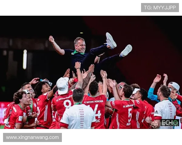 莱万回归安联球场遭拜仁球迷嘘声四起引发热议与争议 莱万回归安联球场遭拜仁球迷嘘声四起引发热议与争议