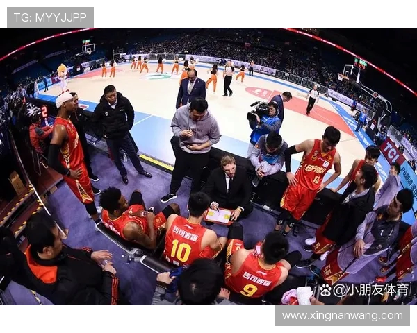 骑士与勇士激战正酣NBA赛场上演精彩对决引发球迷热议