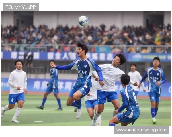 南京足球队的转型之路:从青涩起步到杯赛争辉的奋斗历程 南京足球队的转型之路:从青涩起步到杯赛争辉的奋斗历程