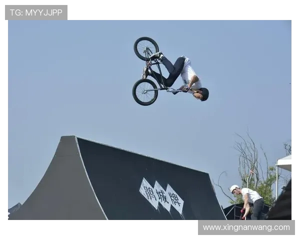 成都极限运动队与广州极限运动队赛后复盘分析意识碰撞与战术较量