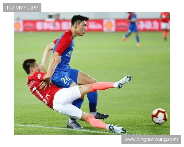 杭州足球队与重庆足球队速度较量赛后分析与总结